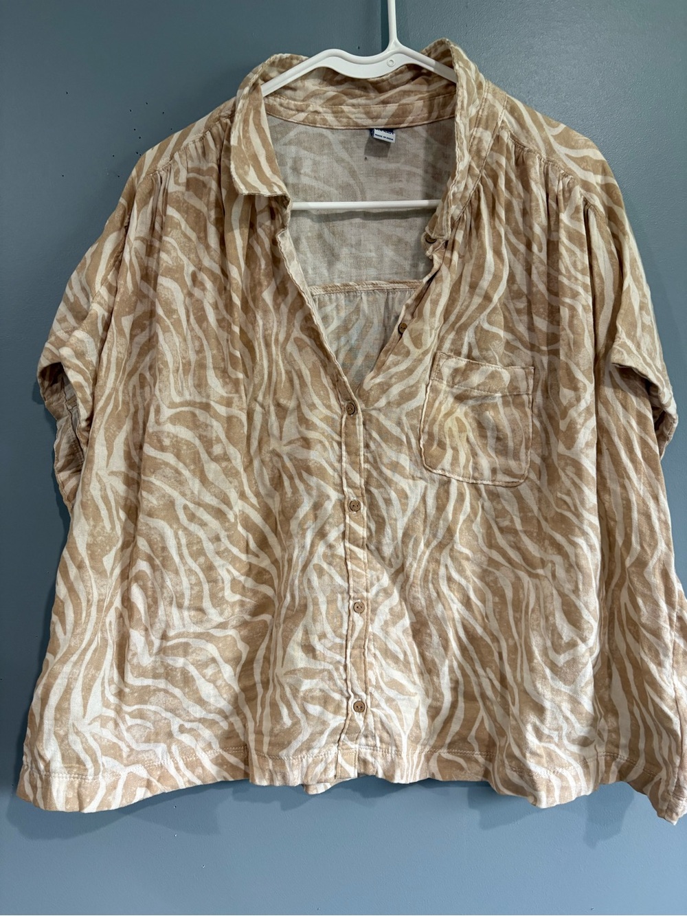 Old Navy Women XL Short Sleeve Button Up Shirt Tan Beige Zebra Print 100% Cotton